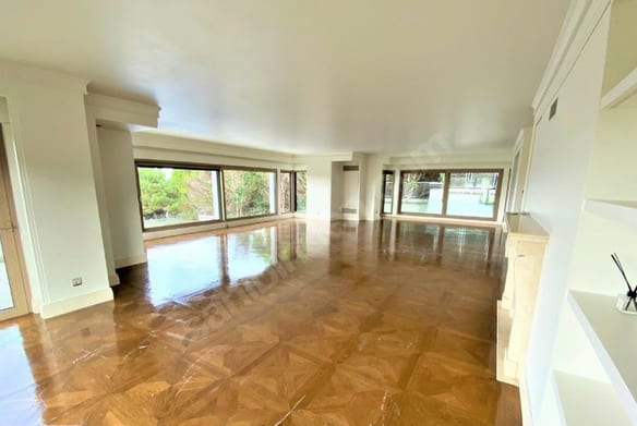 Yenikoy Bosphorus Hattat Villa's
