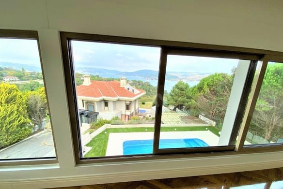 Yenikoy Bosphorus Hattat Villa's