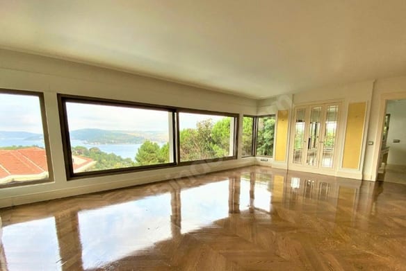 Yenikoy Bosphorus Hattat Villa's