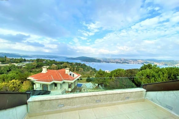 Yenikoy Bosphorus Hattat Villa's