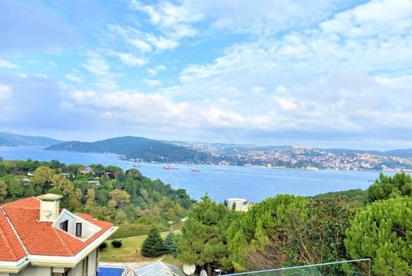 Yenikoy Bosphorus Hattat Villa's