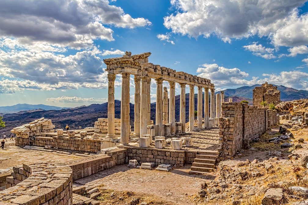 Temple-of-Trajan-at-Acropolis-of-Pergamon