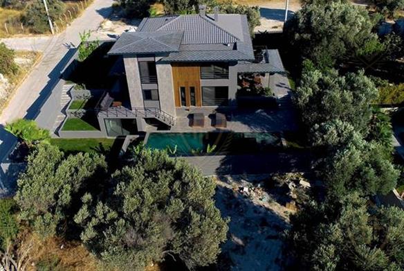 Lüks Çeşme Villası