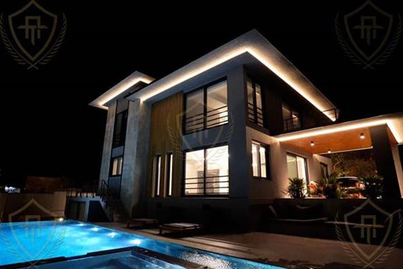 Lüks Çeşme Villası