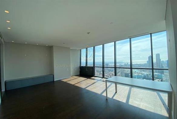 Trump Towers Residence 27th Floor