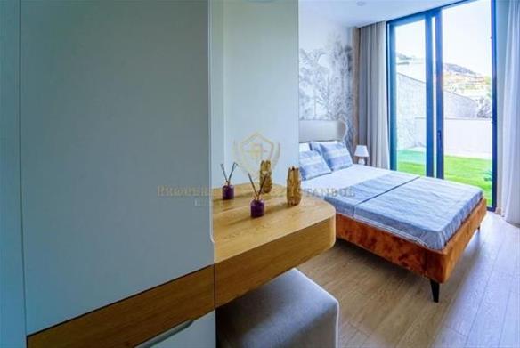 Lucca Gundogan Villas