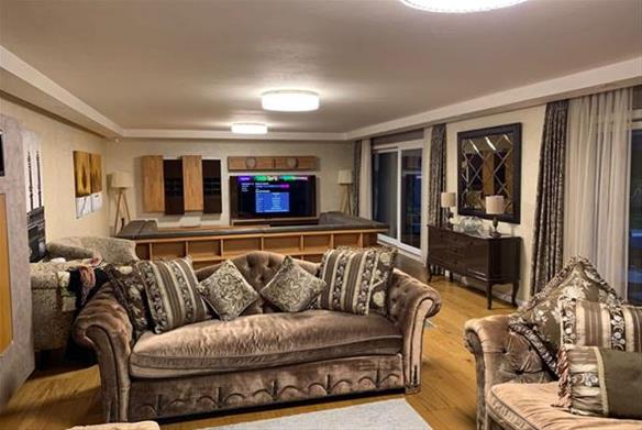 ویلای خیره کننده با استخر و نمای باز در آکارکنت