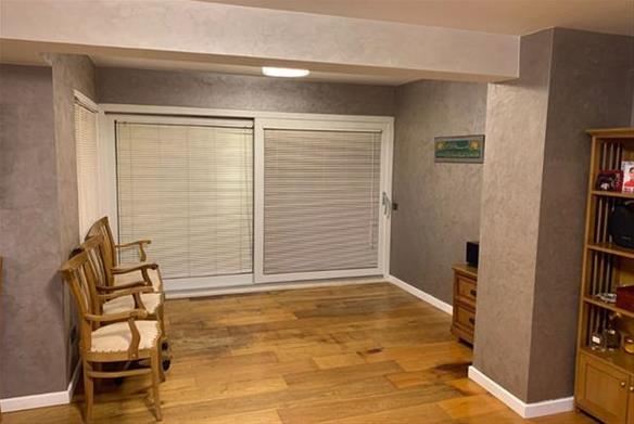 ویلای خیره کننده با استخر و نمای باز در آکارکنت