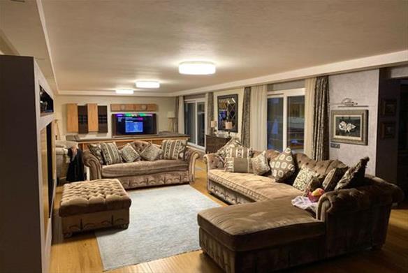 ویلای خیره کننده با استخر و نمای باز در آکارکنت