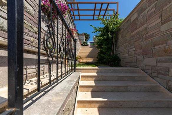 Sky Luxury Villa