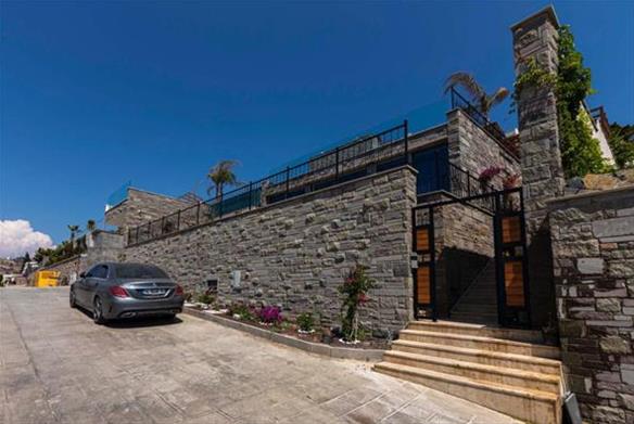 Sky Luxury Villa