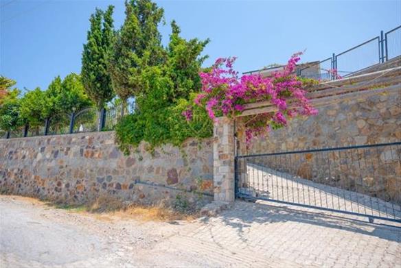 Gümüşük Detached Villa