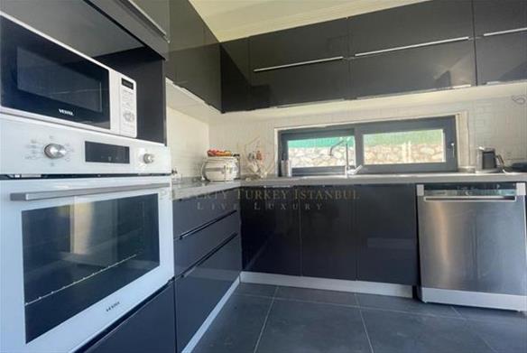 Detached villa with private garden and sea view in Bodrum