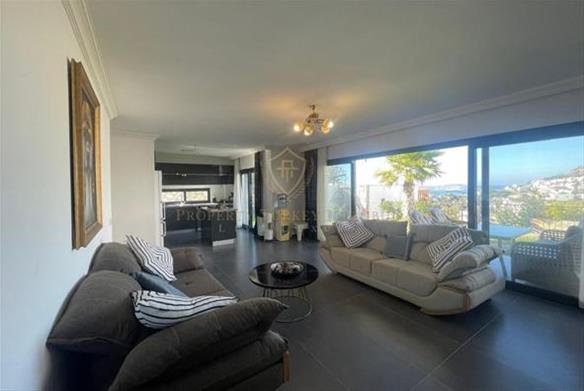 Detached villa with private garden and sea view in Bodrum