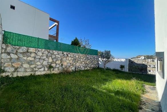 Detached villa with private garden and sea view in Bodrum