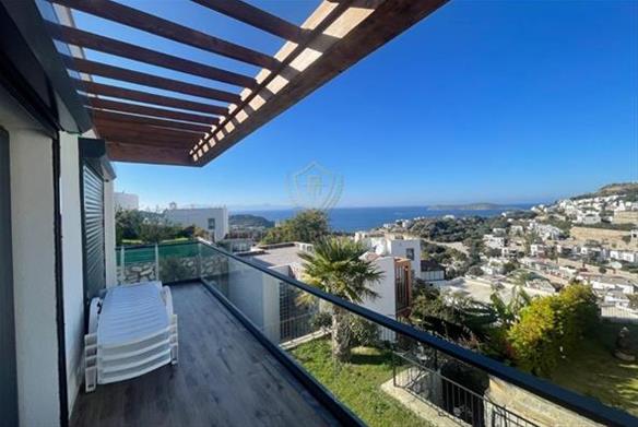Detached villa with private garden and sea view in Bodrum