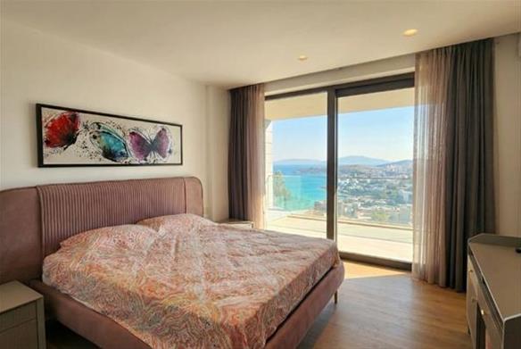 Ofton Miramar Penthouse