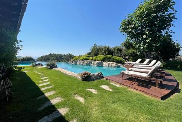 Restored Stone Villa with Panoramic Sea View in Yalıkavak